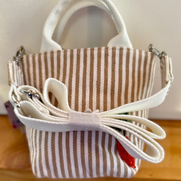 ✨Host pick! T.J.Maxx Striped Beaded Tote with Vegetable Design - Picture 9 of 10